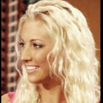 Profile Picture of Alli Munsey (@@allimunsey) on Twitter