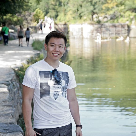 Profile Picture of Tony Sun (@tonyuuu) on Poshmark