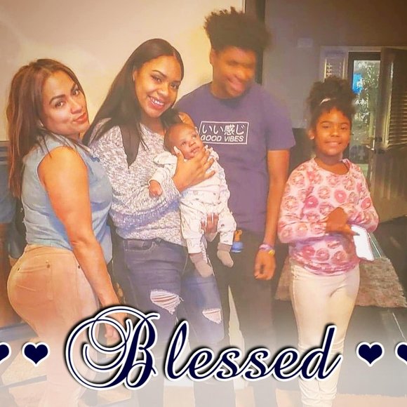 Profile Picture of Amanda Sealy (@amandasealy321) on Poshmark