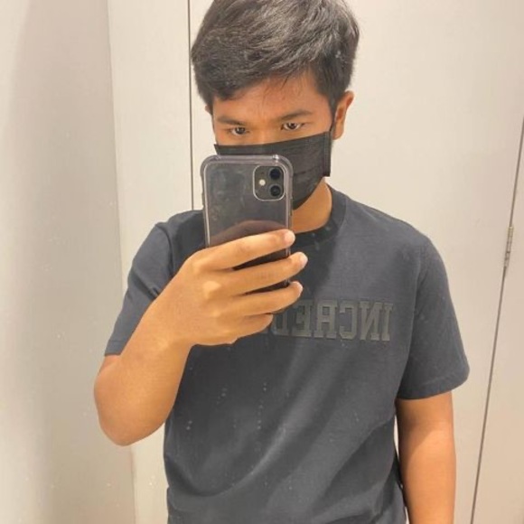 Profile Picture of Stallone Sam (@phatvannak1333) on Poshmark