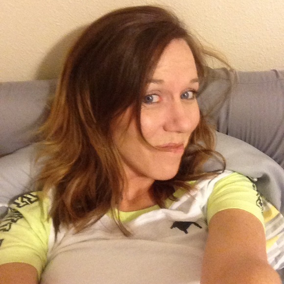 Profile Picture of Sabrina Berliew (@sberliew) on Poshmark