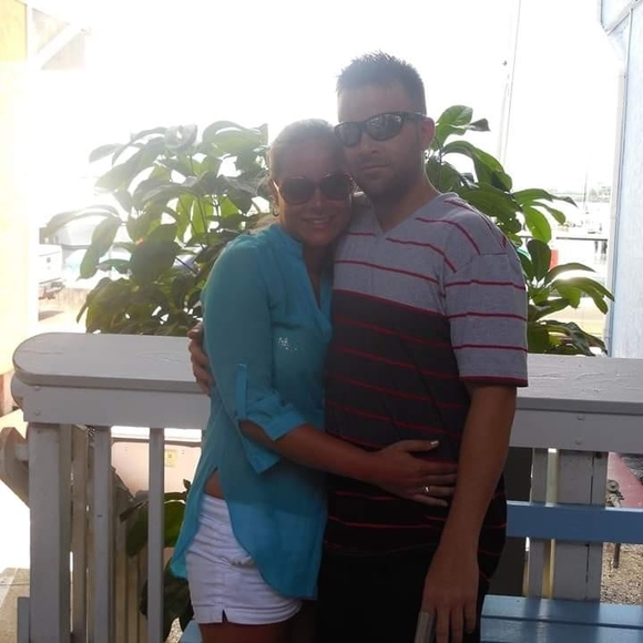 Profile Picture of Robby Alvarino (@robbyalvarino) on Poshmark