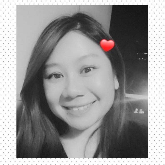 Profile Picture of Sirinan Srisombat (@ordinary_em) on Poshmark