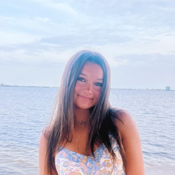 Profile Picture of Rain Netolicky (@rain_14) on Poshmark