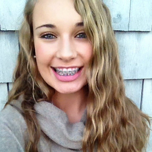 Profile Picture of Erika Auger (@erikaauger) on Poshmark