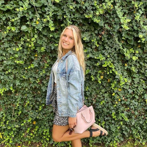 Profile Picture of Abby Baransky (@abbybaransky) on Poshmark