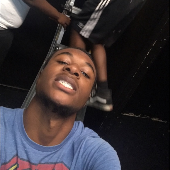 Profile Picture of James Sawyer (@jamessawyer40k) on Poshmark