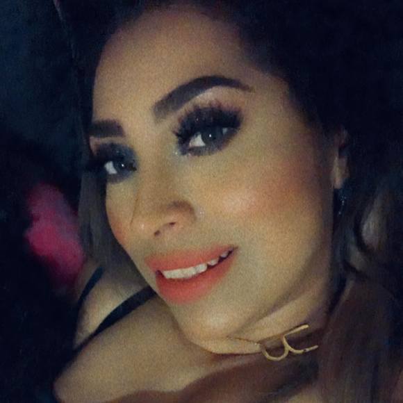 Profile Picture of Rocio Cisneros (@rocioher) on Poshmark