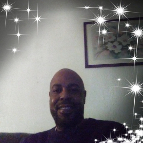 Profile Picture of Kevin Champion (@kevin_champion) on Poshmark