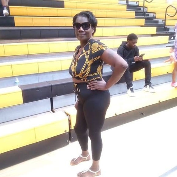 Profile Picture of Alice Hunt (@alicehunt8261) on Poshmark