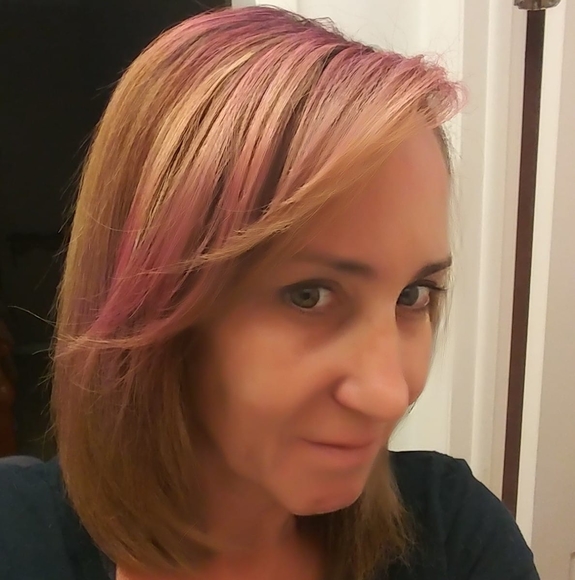 Profile Picture of Darcy Boerio (@darcym2000) on Poshmark