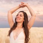 Profile Picture of 𝐋𝐢𝐬𝐚 • 𝐄𝐧𝐬𝐞𝐢𝐠𝐧𝐚𝐧𝐭𝐞 𝐲𝐨𝐠𝐚 ∙ 𝐅𝐚𝐜𝐢𝐥𝐢𝐭𝐚𝐭𝐫𝐢𝐜𝐞 𝐁𝐫𝐞𝐚𝐭𝐡𝐰𝐨𝐫𝐤 (@lisa.maneca) on Instagram