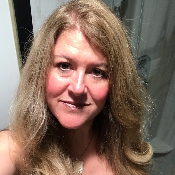 Profile Picture of Holly Turkington (@hturkington) on Poshmark