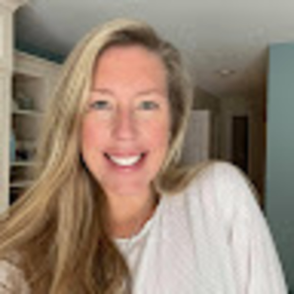 Profile Picture of Gaylen Cragin (@gaylen_cragin) on Poshmark