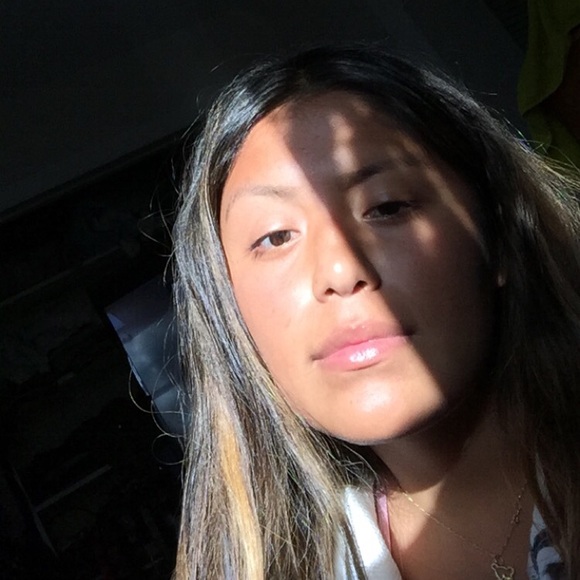 Profile Picture of Krystal Lucas (@xvxkris) on Poshmark