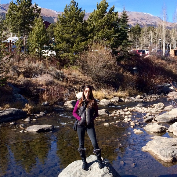 Profile Picture of Mallory Kolodzey (@malkolo) on Poshmark