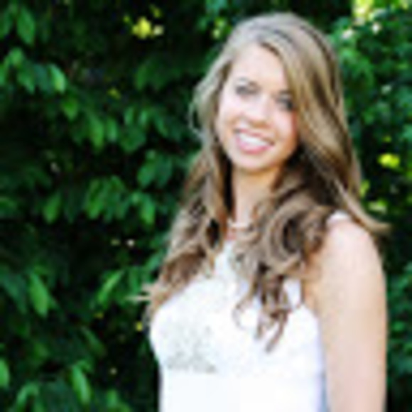 Profile Picture of Keara Schmeiser (@ks329) on Poshmark