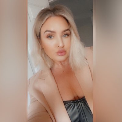 Profile Picture of Amy Wills (@amywills100) on Twitter