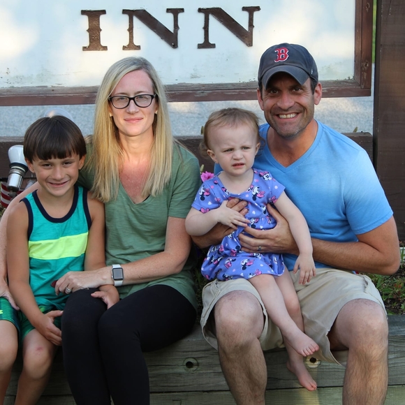 Profile Picture of Robert Wakefield (@wakefield106) on Poshmark