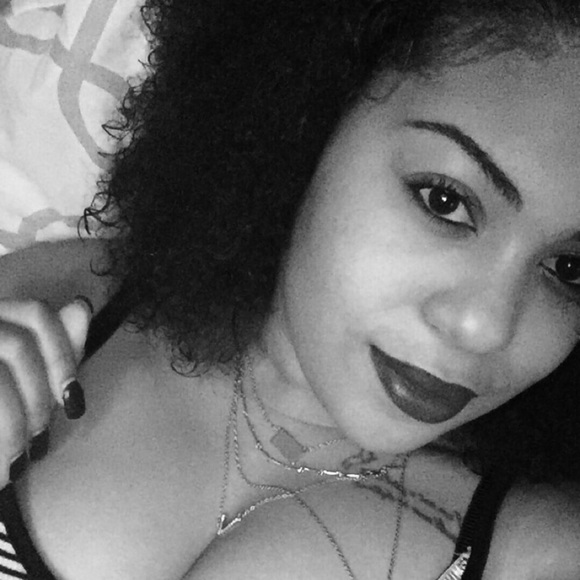 Profile Picture of Marquesha Brooks (@marquesha24) on Poshmark