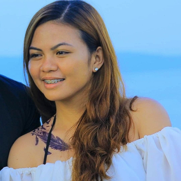 Profile Picture of Joanne marie Javier (@angiejavier) on Poshmark