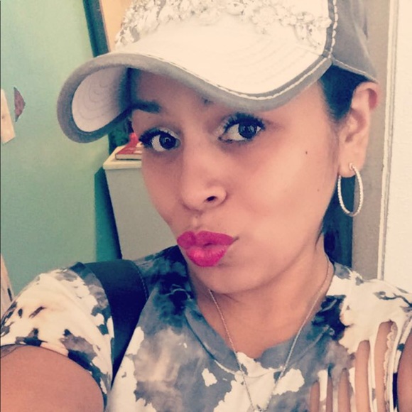 Profile Picture of Bianca Soto (@biancam419) on Poshmark