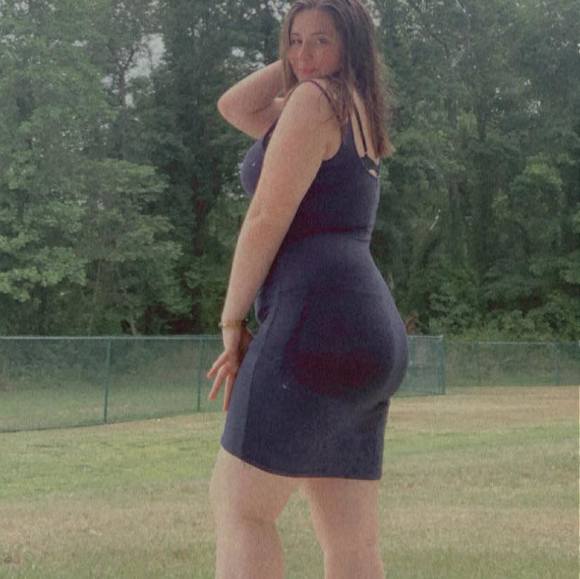 Profile Picture of Julie Hemple (@juliehemple) on Poshmark