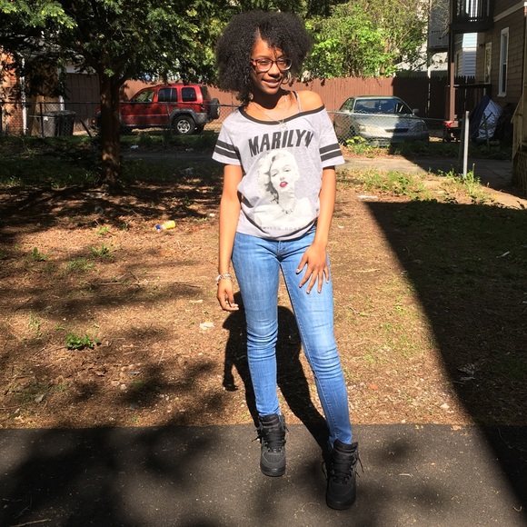 Profile Picture of Lynny Lexxy (@tionna_l) on Poshmark