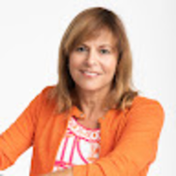 Profile Picture of Peggy Wolfe (@peggystpete) on Poshmark