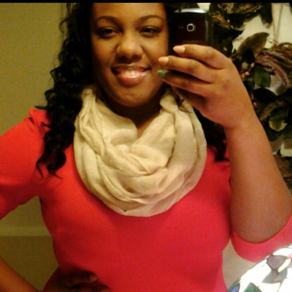 Profile Picture of Ashley Key (@ashleymkey) on Poshmark