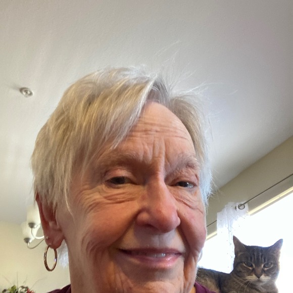 Profile Picture of Libby Henderson (@libbyh1942) on Poshmark