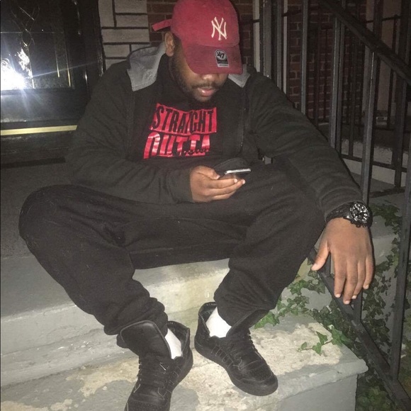 Profile Picture of Kenyon Knox (@doughboy1105) on Poshmark