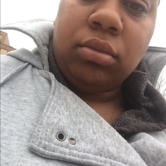 Profile Picture of Alexys Riggins (@ariggins08) on Poshmark