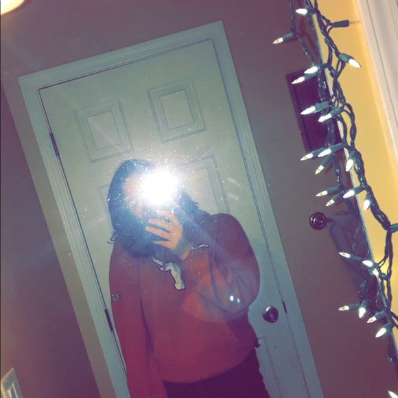 Profile Picture of Jessica Case (@jvssicacase) on Poshmark