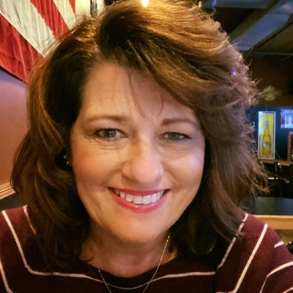 Profile Picture of Sandra Darland (@sjdarland) on Poshmark