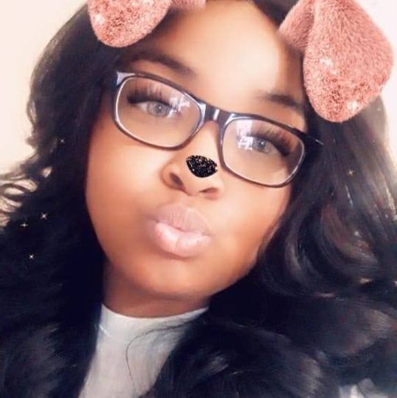 Profile Picture of Alexis Agnew (@alexisagnew139) on Poshmark