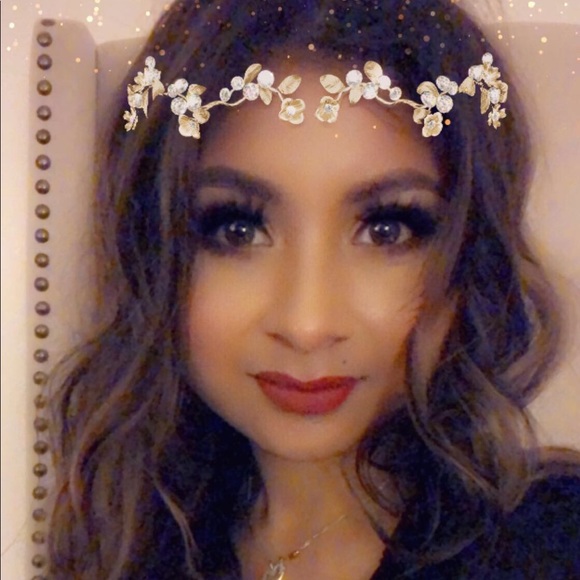 Profile Picture of Yesenia Melchor (@yessimg) on Poshmark
