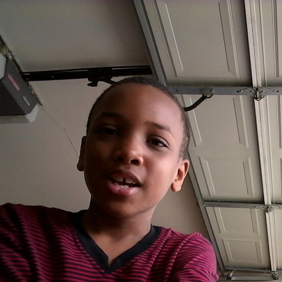 Profile Picture of Kenneth Harrison (@kennethharri444) on Poshmark