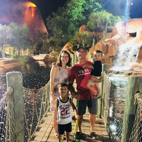 Ashleigh Lanham - Poshmark Profile Picture of Ashleigh Lanham (@ashleighlanham) on Poshmark