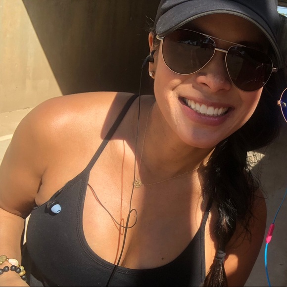 Profile Picture of Lisa Kennedy (@thaokennedy) on Poshmark