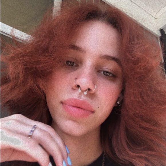 Profile Picture of Alaina Oehlers (@alainaoehlers) on Poshmark