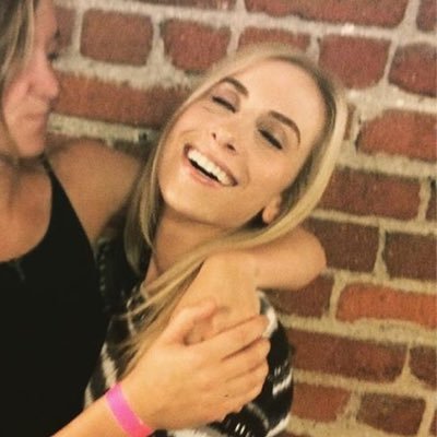 Profile Picture of Lisa Schuster (@lisa_schu) on Twitter