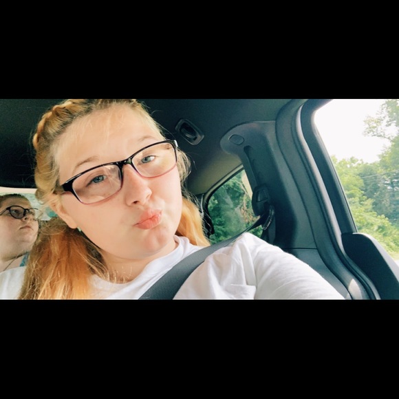 Profile Picture of Skylar Dillon (@spdskylar) on Poshmark