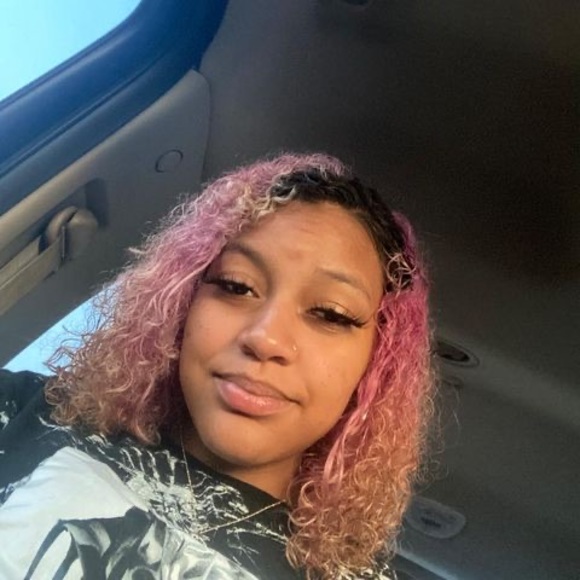Profile Picture of Rayah Rayah (@sarayahmonae) on Poshmark