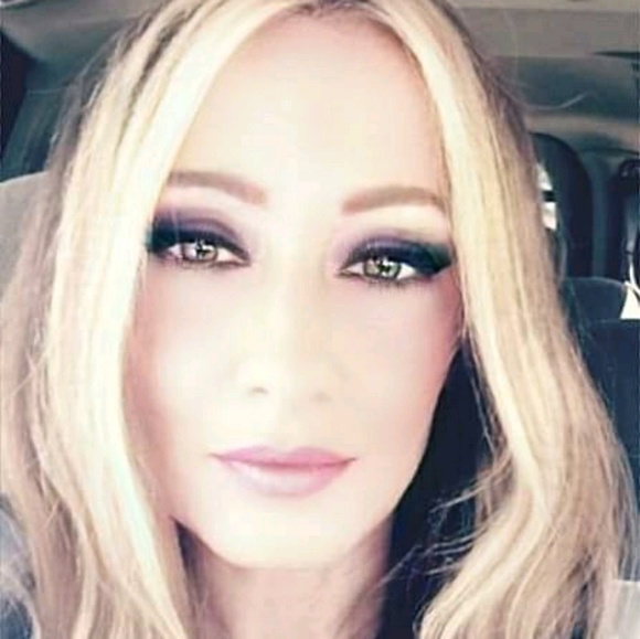 Profile Picture of Krystal Shurling (@krazykoolkis) on Poshmark