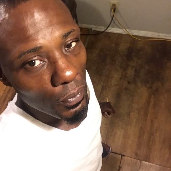 Profile Picture of Antonio Berry (@antonioberry09) on Poshmark