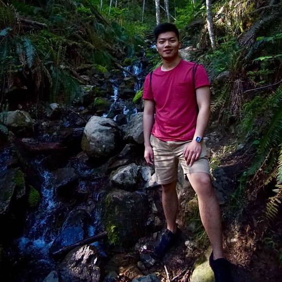 Profile Picture of Jonathan Liang (@boyu97) on Poshmark