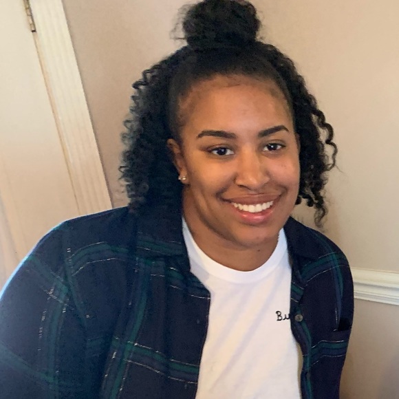 Profile Picture of Jade Mcdowell (@jadejewel1994) on Poshmark