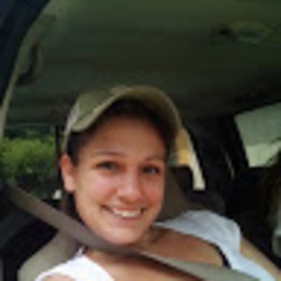 Profile Picture of Vickie Hendrix (@vickieh44) on Poshmark