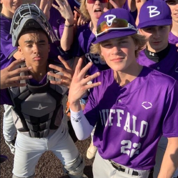 Profile Picture of Zach Salonek (@zachsalonek) on Poshmark